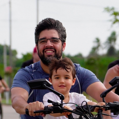 Pai e filho: pedalando juntos e criando memórias!